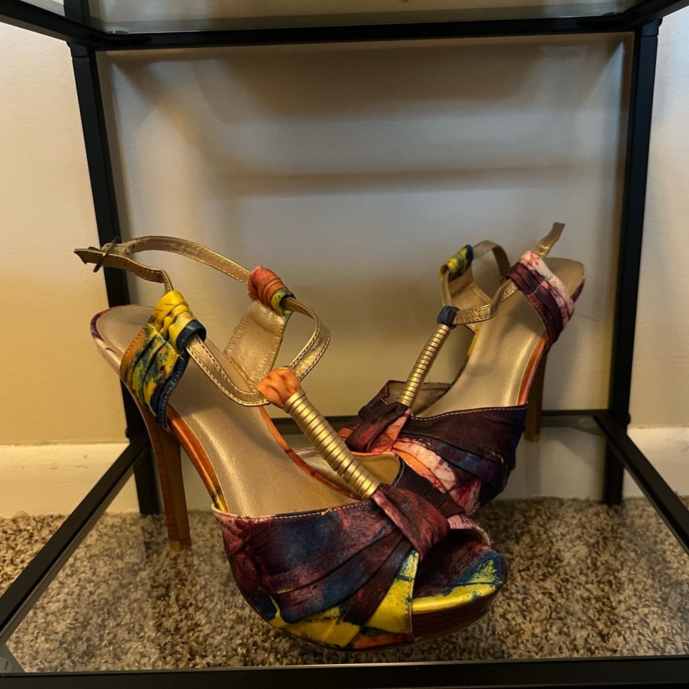 Multicolored, platform pumps